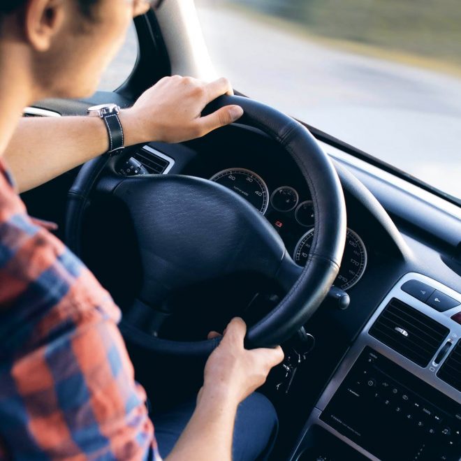 4 Tips for Driving an Automatic Car for the Beginners